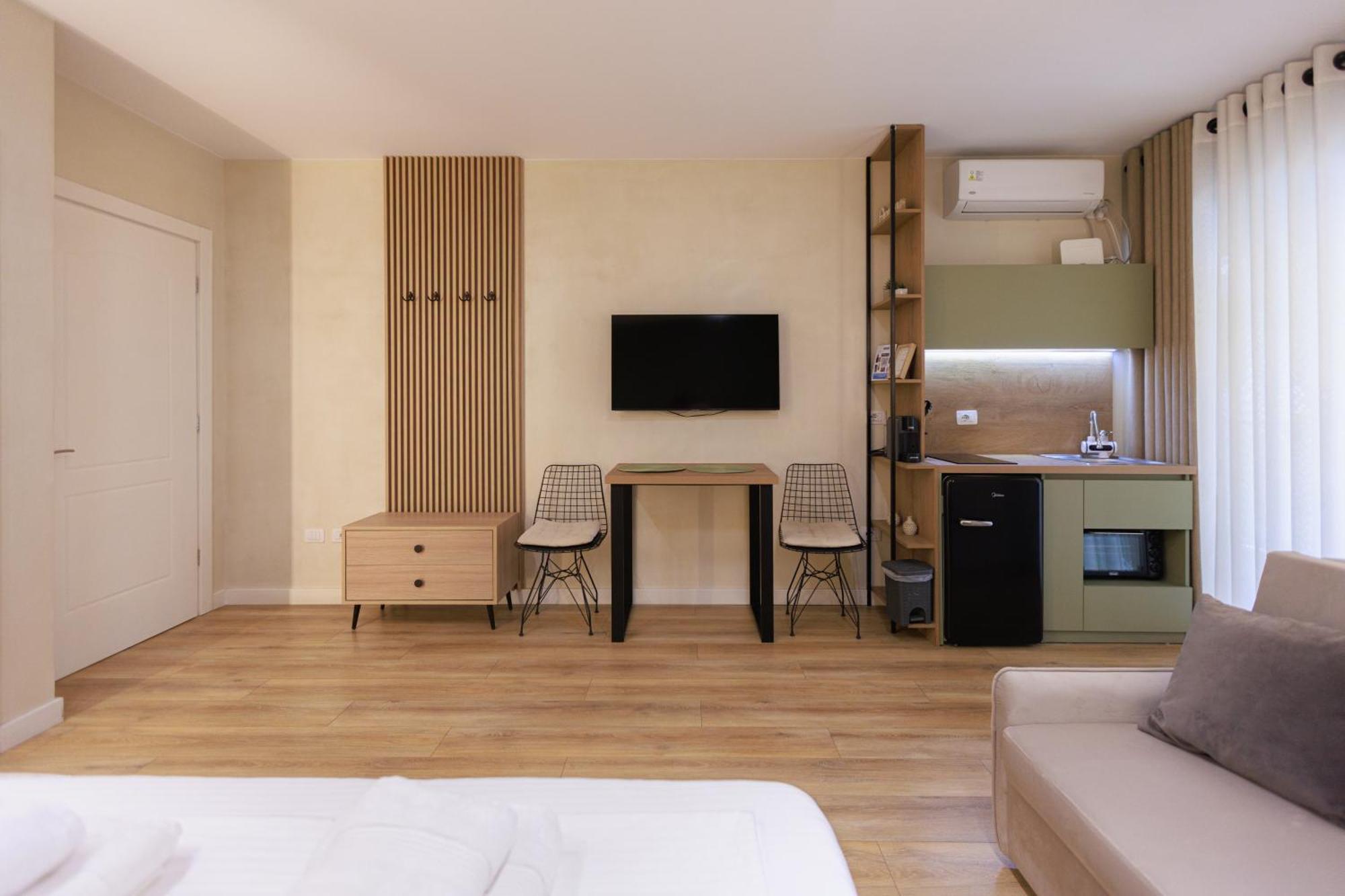 Syncron Apartments In The Center Of Tiranë Ngoại thất bức ảnh