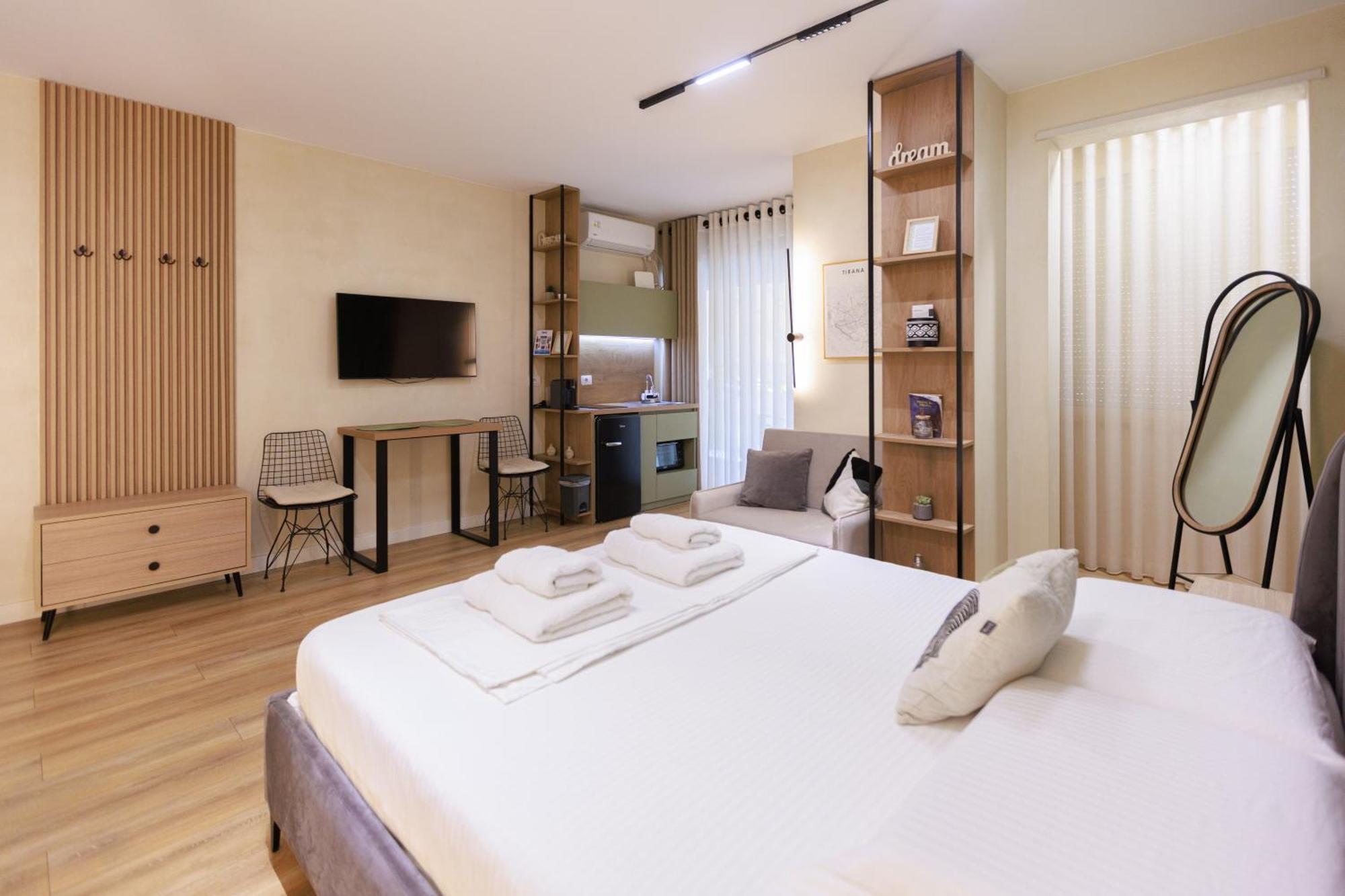 Syncron Apartments In The Center Of Tiranë Ngoại thất bức ảnh