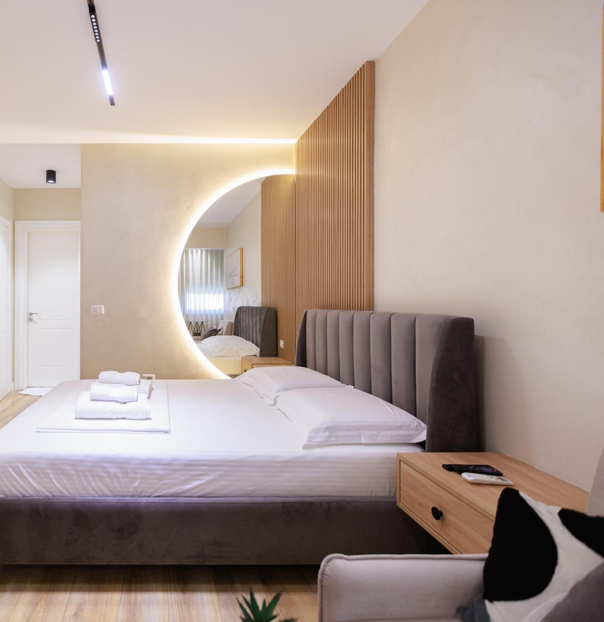 Syncron Apartments In The Center Of Tiranë Ngoại thất bức ảnh