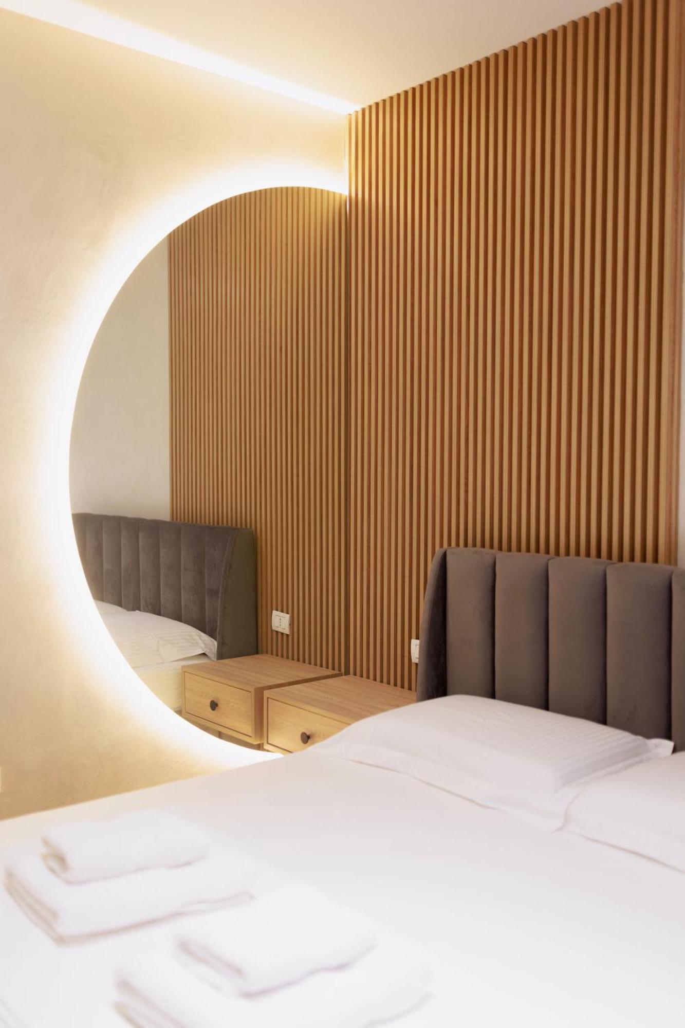 Syncron Apartments In The Center Of Tiranë Ngoại thất bức ảnh